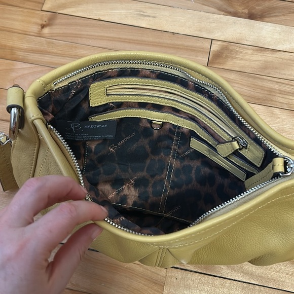 B. Makowsky genuine leather clutch purse y2k butter yellow silver - Picture 3 of 6